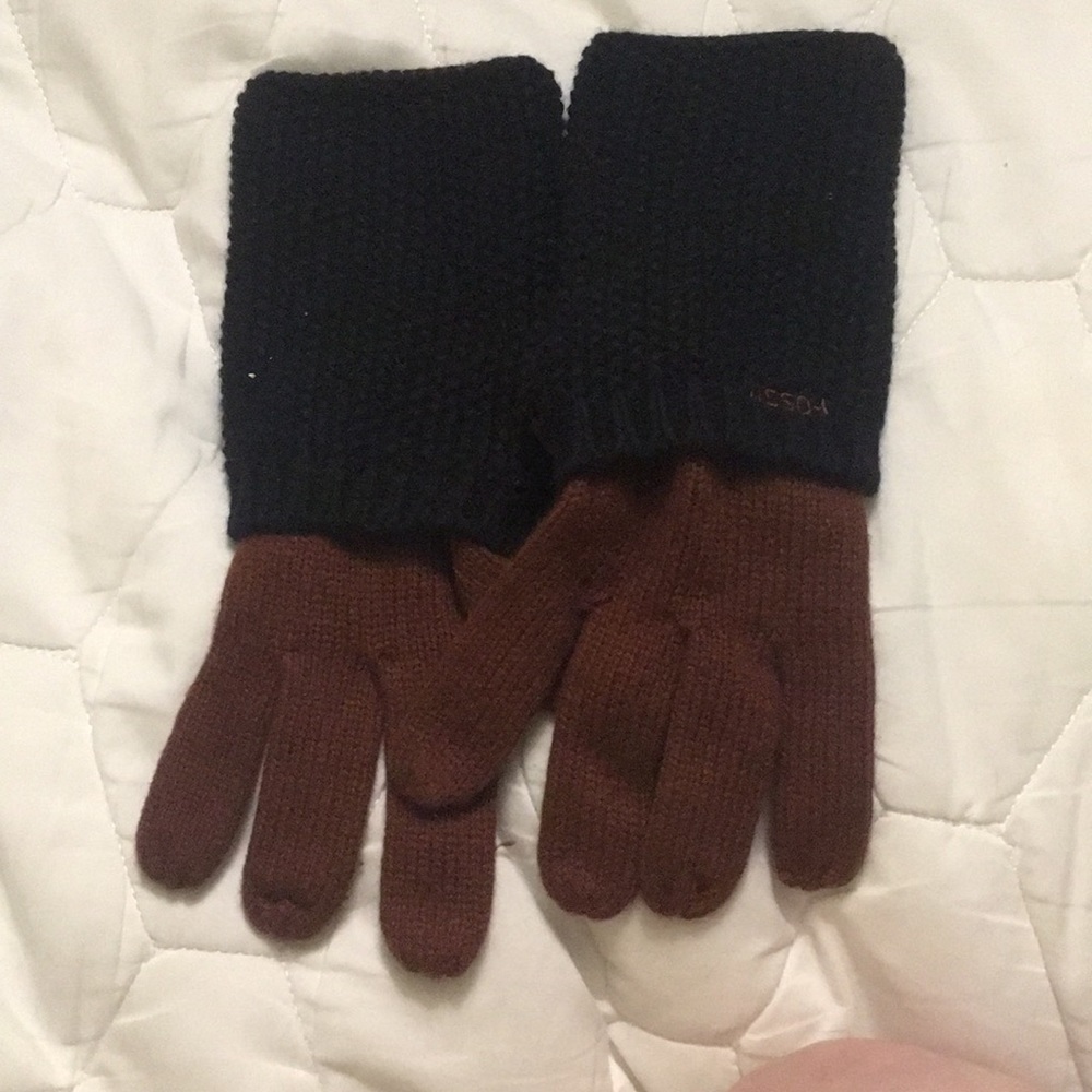 Fossil Two color winter gloves NWOT